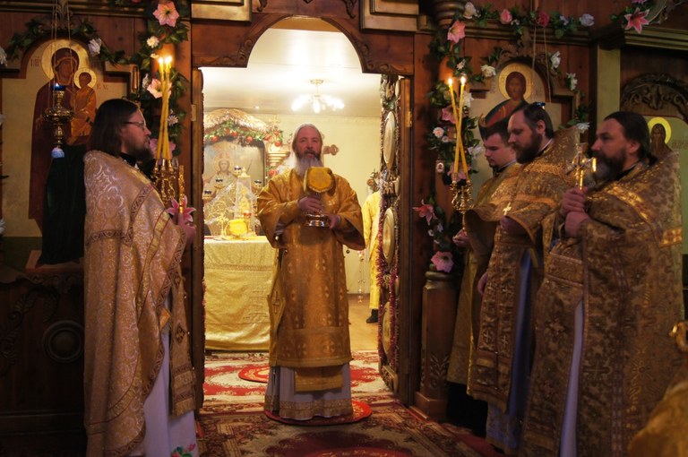 Погода в добчуре. Богослужение в храме села Добчур братской епархии. Братск храм епархия по телефону. Журнал врата Братская епархия.