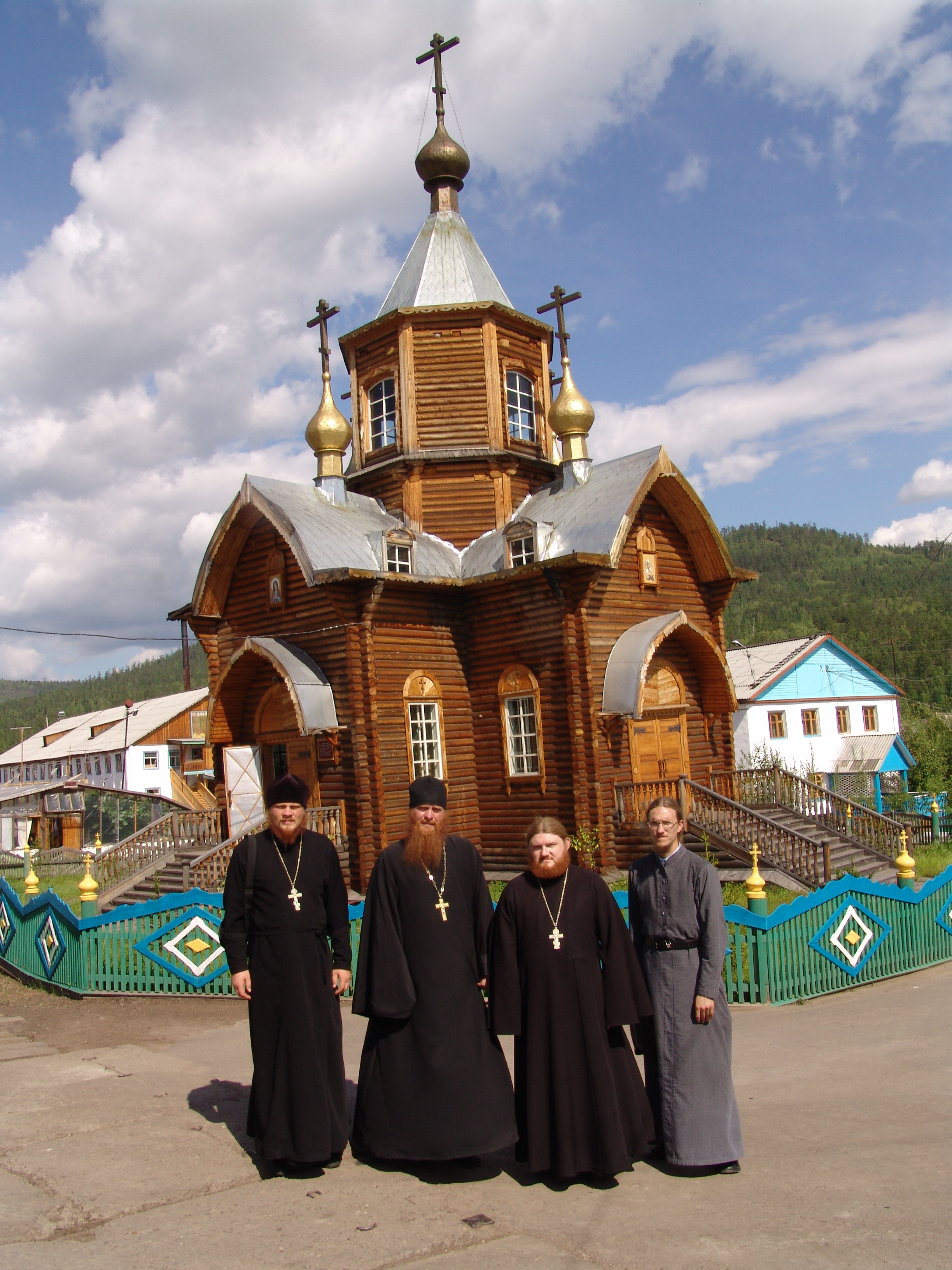 Погода в куте. Храм в Усть Куте. Свято-Успенский храм Усть-Кут. Усть Кут Никольский храм. ИК 20 Усть Кут.