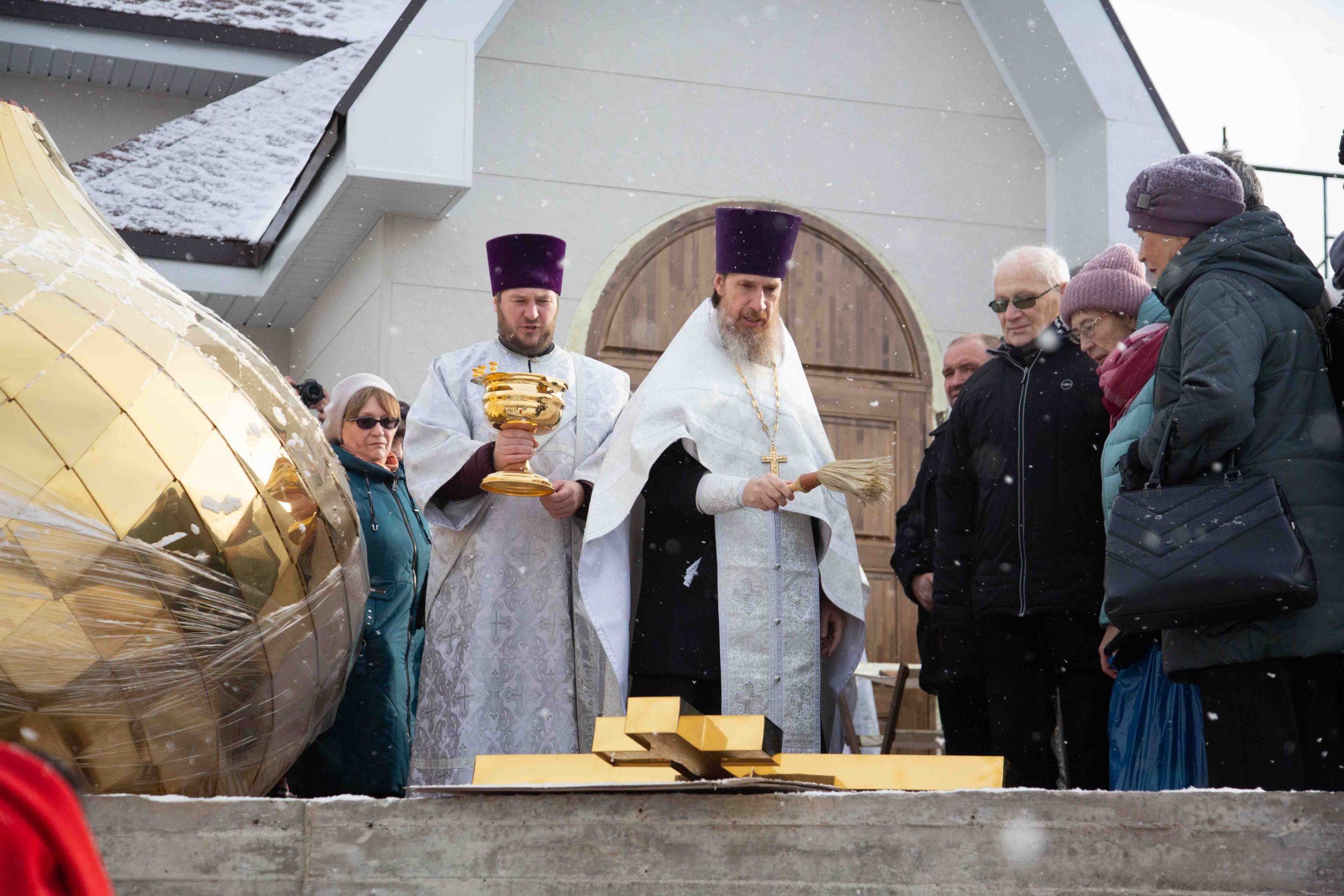 Батюшки в церкви Новозыбков